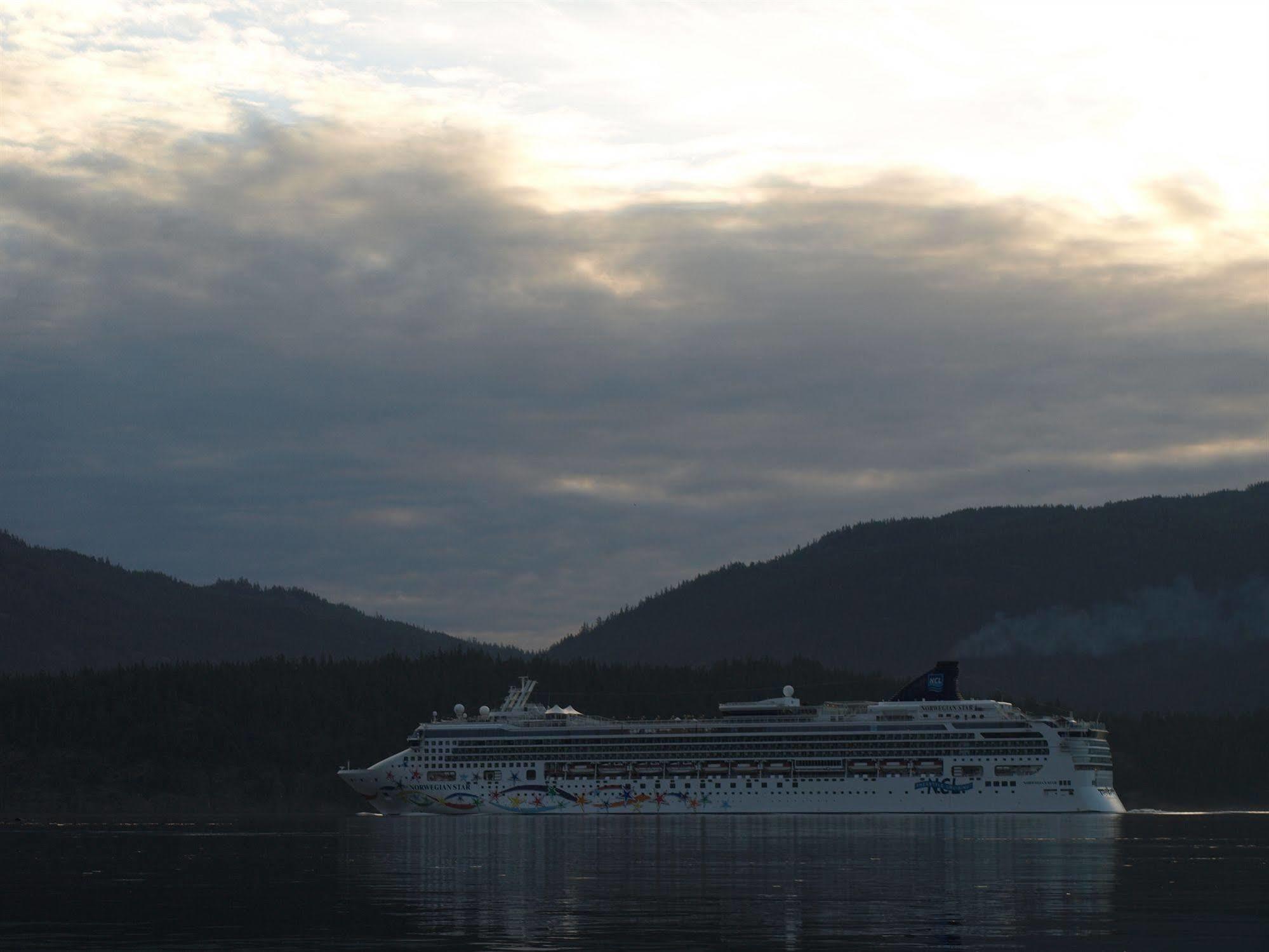 Oyster Bay Resort Campbell River Exterior photo